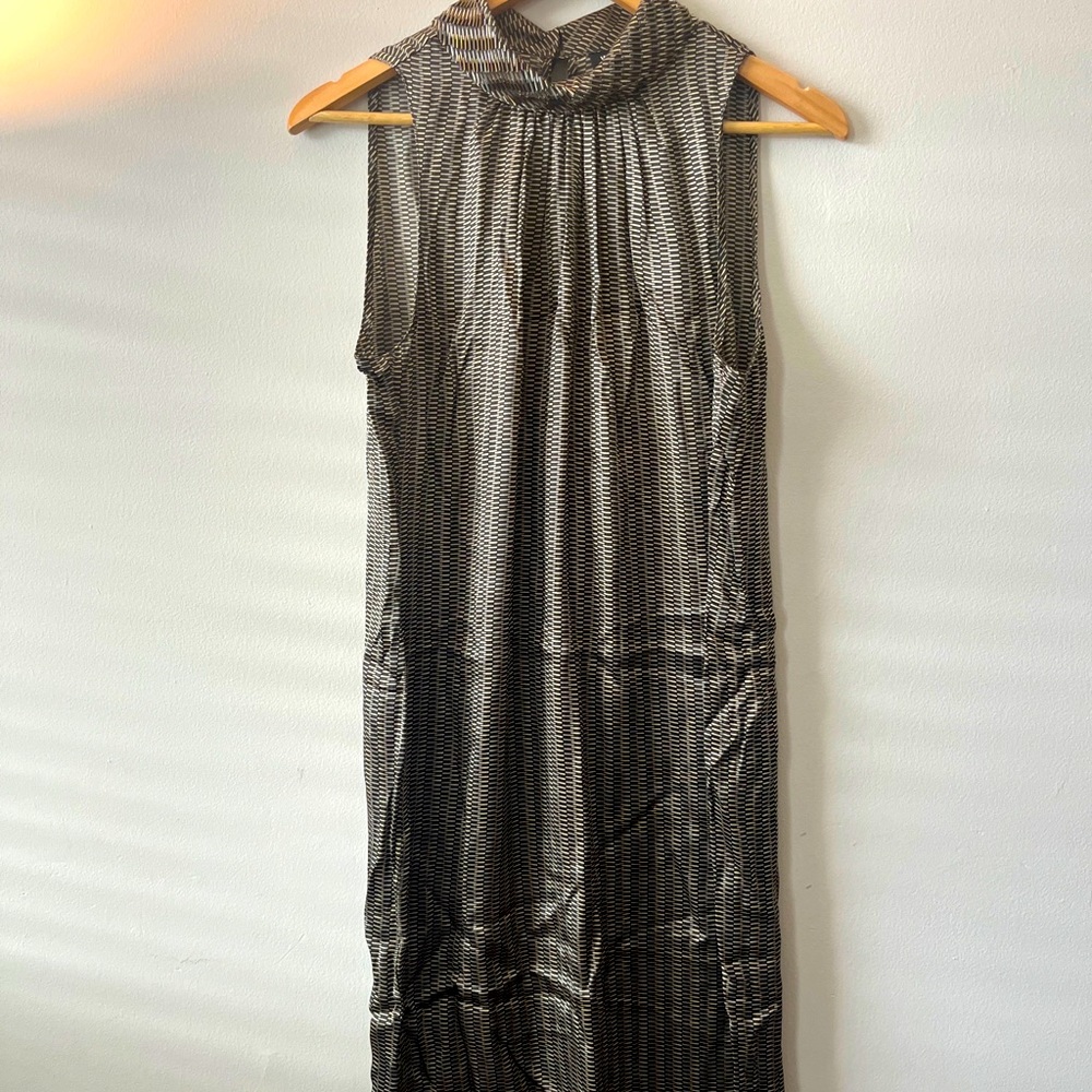 WORTH New York - Women’s Dress 100% Silk Sleeveless- Sz 10 - Beaded Neckline
